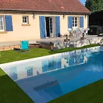 Maison Privative 5 Ch. 12 Pers. Piscine Chauffee Willa Desertines (Allier)