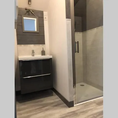 Maison Privative 5 Ch. 12 Pers. Piscine Chauffee Villa Desertines (Allier)