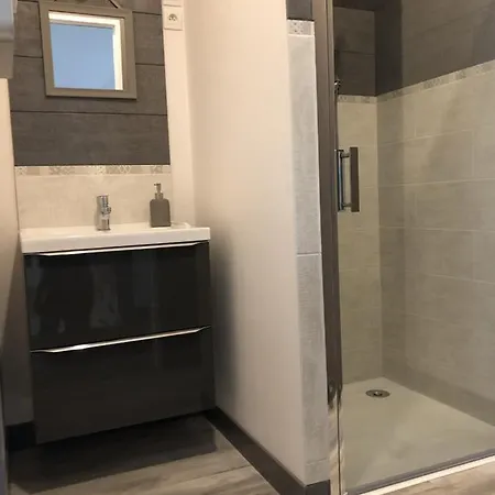 Maison Privative 5 Ch. 12 Pers. Piscine Chauffee Villa Desertines (Allier)