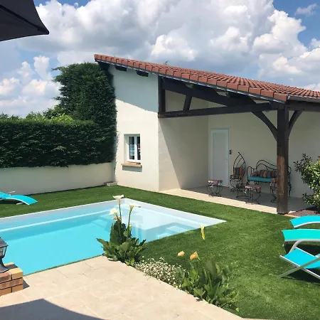Maison Privative 5 Ch. 12 Pers. Piscine Chauffee Desertines (Allier)