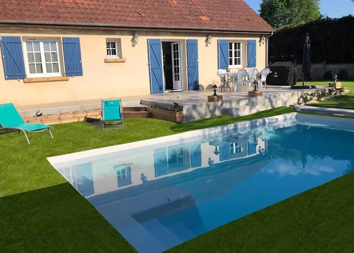 Maison Privative 5 Ch. 12 Pers. Piscine Chauffee فيلة Desertines (Allier)