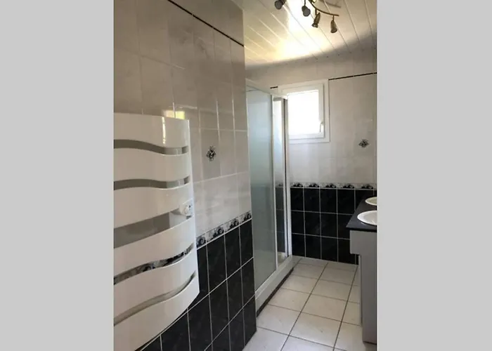 فيلة Maison Privative 5 Ch. 12 Pers. Piscine Chauffee Desertines (Allier)