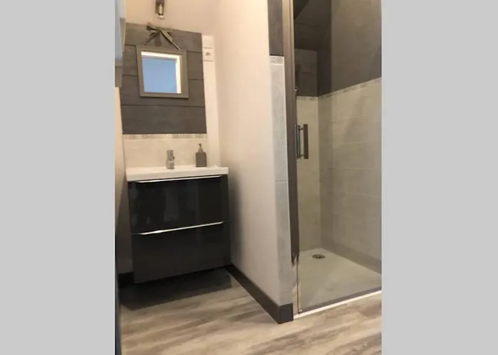 Maison Privative 5 Ch. 12 Pers. Piscine Chauffee فيلة Desertines (Allier)