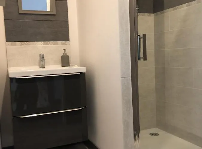 Maison Privative 5 Ch. 12 Pers. Piscine Chauffee فيلة Desertines (Allier)